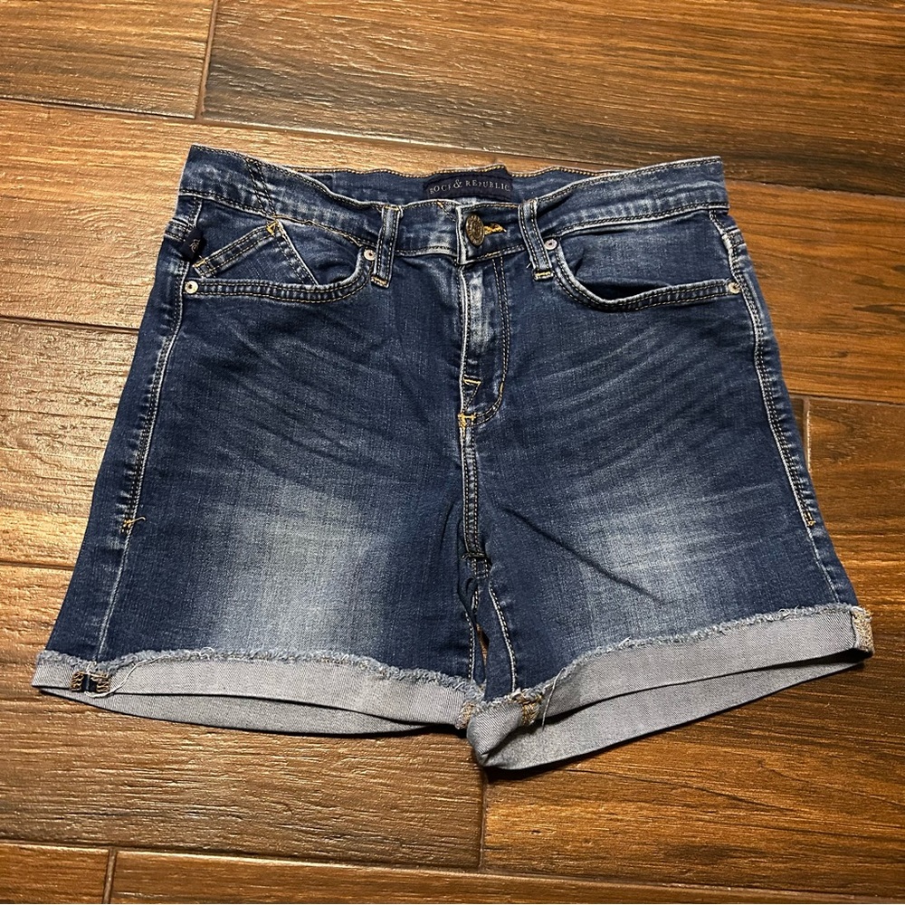Rock & Republic Denim Jean Shorts 8 Bumpershoot‎ Frayed Hem Cuffed 4.5” Inseam